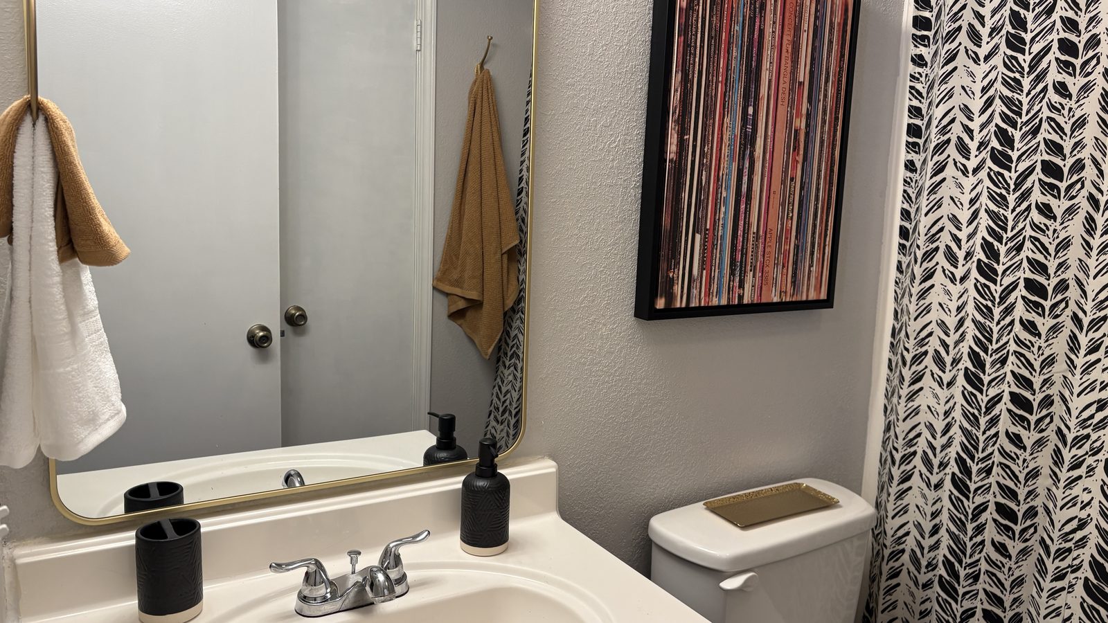 Lounge Suite bathroom